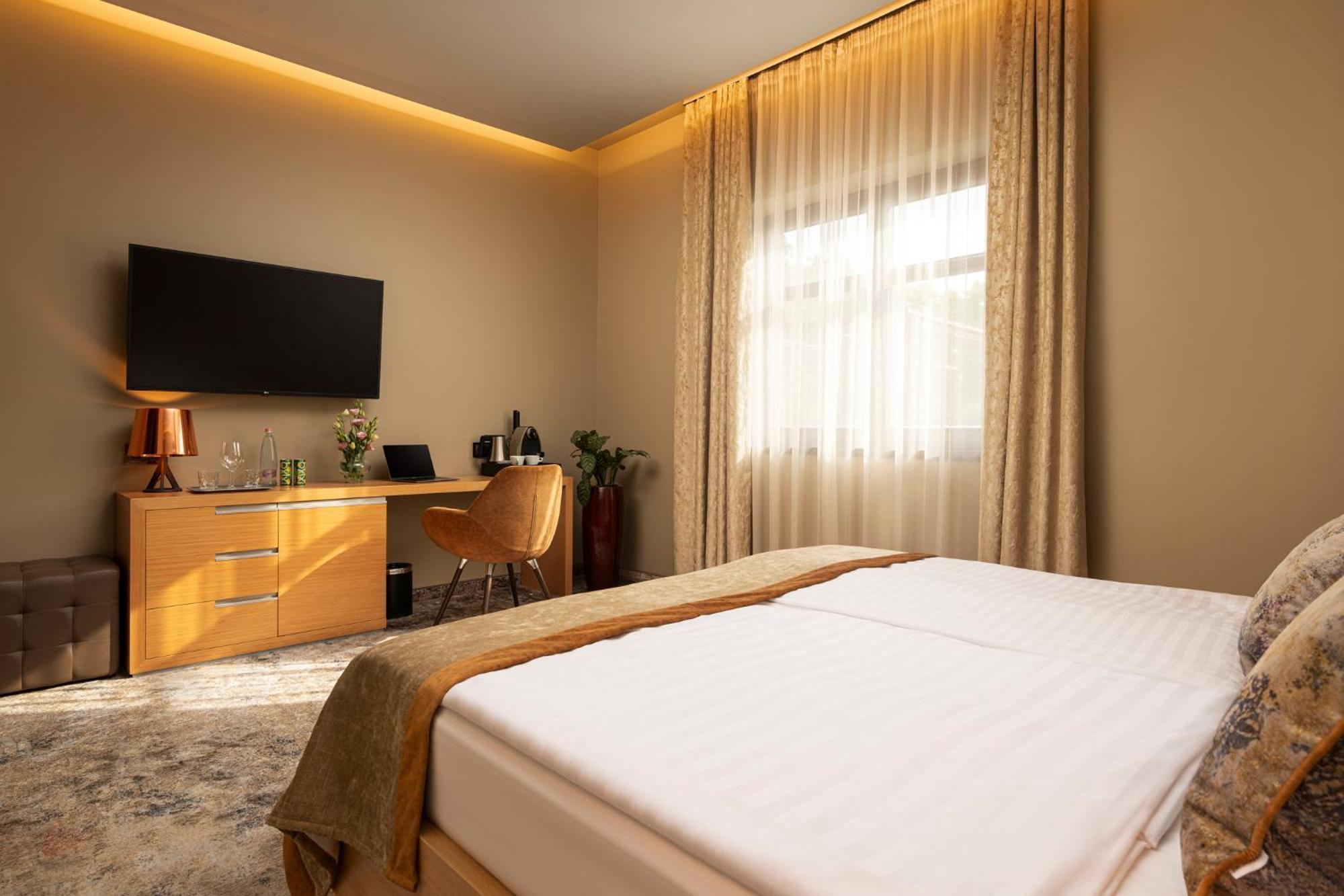 Avalon Resort & Spa Μίσκολτς Εξωτερικό φωτογραφία